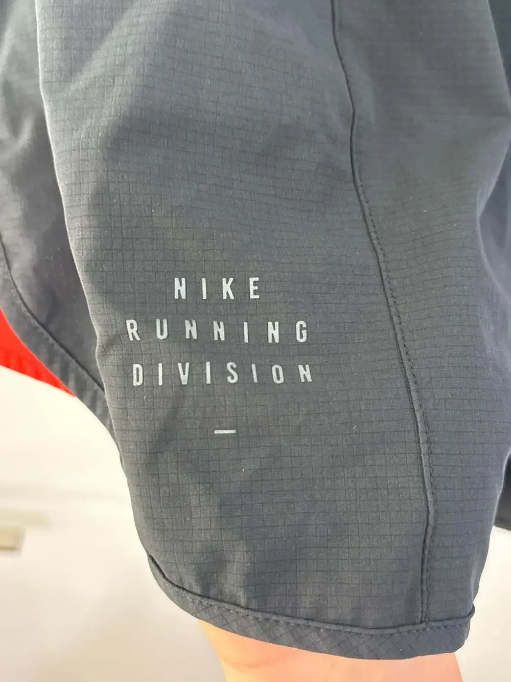 Nike Women's Run Division Tempo Luxe Running Shorts Black/Bright Crimson Size XL